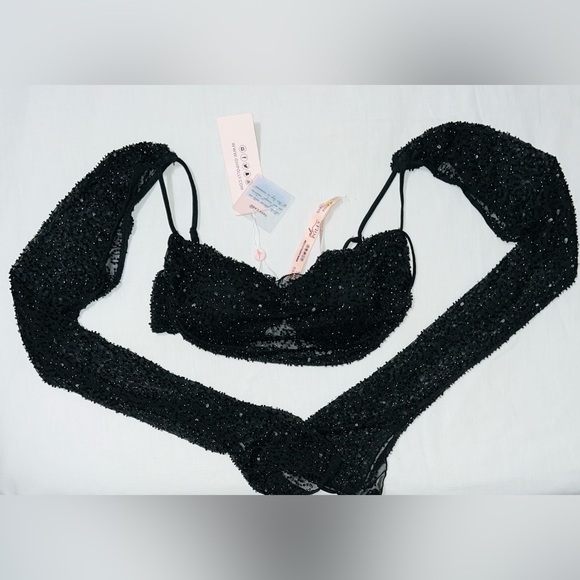 OH POLLY LUCERNE Embellished Long Sleeve Crop Top in Black - Picture 5 of 6